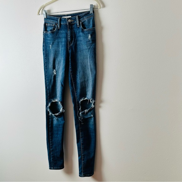 Levi’s 721 skinny high waisted jeans distressed - Picture 6 of 9